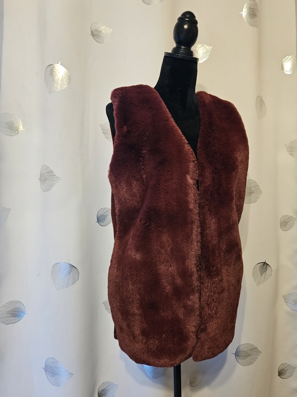 Liz Claiborne Wine Faux Fur Vest Cozy Sz L